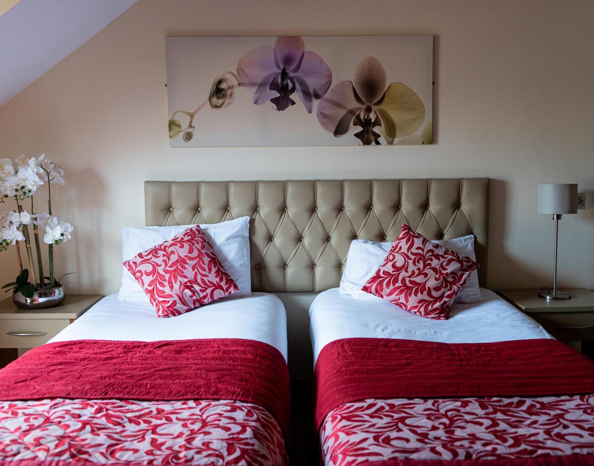 Brogans Bar & Hotel Trim Ngoại thất bức ảnh